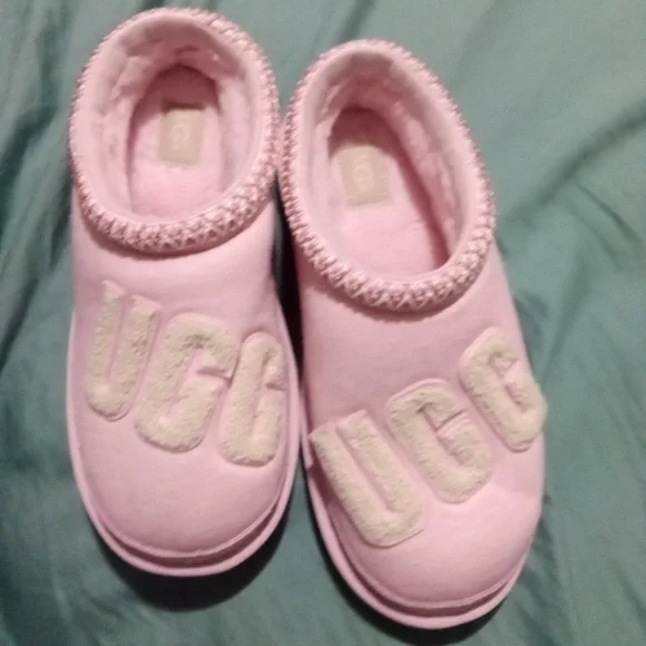 UGG Light Pink Cozy Slippers - Picture 1 of 7